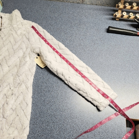 St.John's Bay Active Ivory Chevron Plush Jacket, Size Medium, RN#93677, NWT - Picture 12 of 13